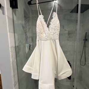 Chic Backless White Lace Dress